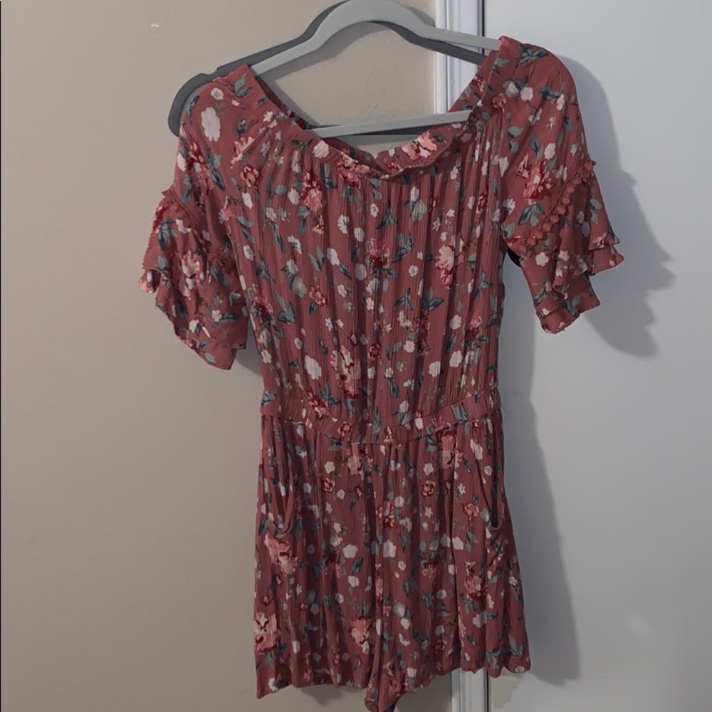 off the shoulder floral print romper!!